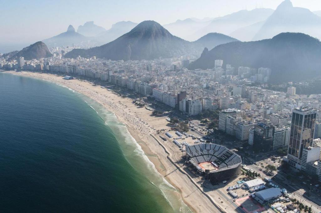 Studio Completo Na Praia De Copacabana Com Ar, Wifi, Netflix, Ate 4 Pessoas, Fundos Claro E Silencioso, Pauloangerami Pj135 Rio de Janeiro Exterior foto