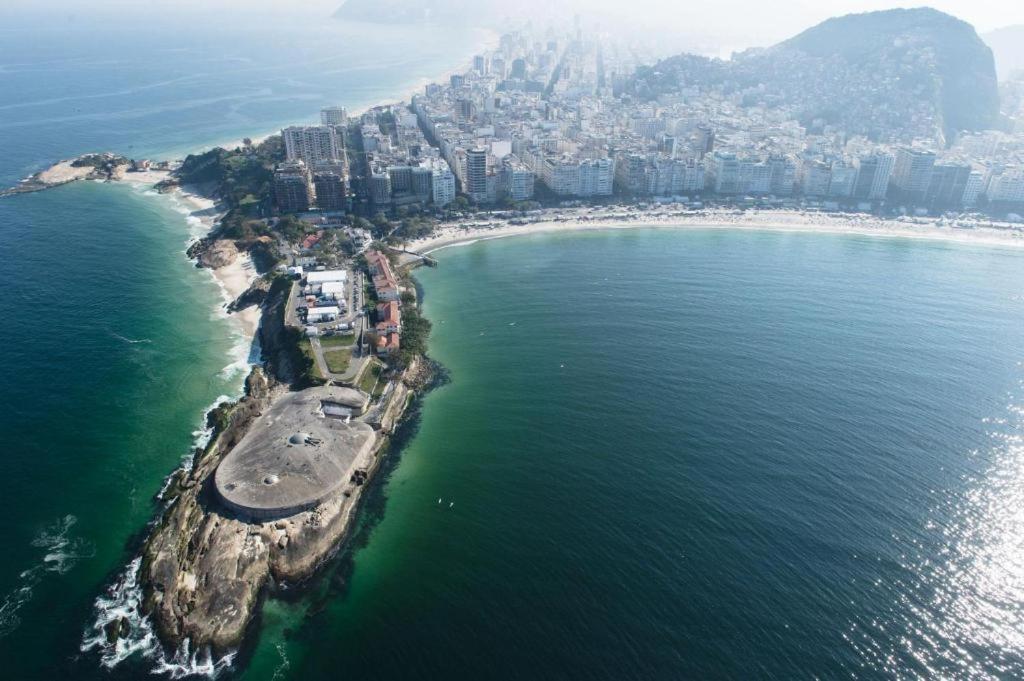 Studio Completo Na Praia De Copacabana Com Ar, Wifi, Netflix, Ate 4 Pessoas, Fundos Claro E Silencioso, Pauloangerami Pj135 Rio de Janeiro Exterior foto